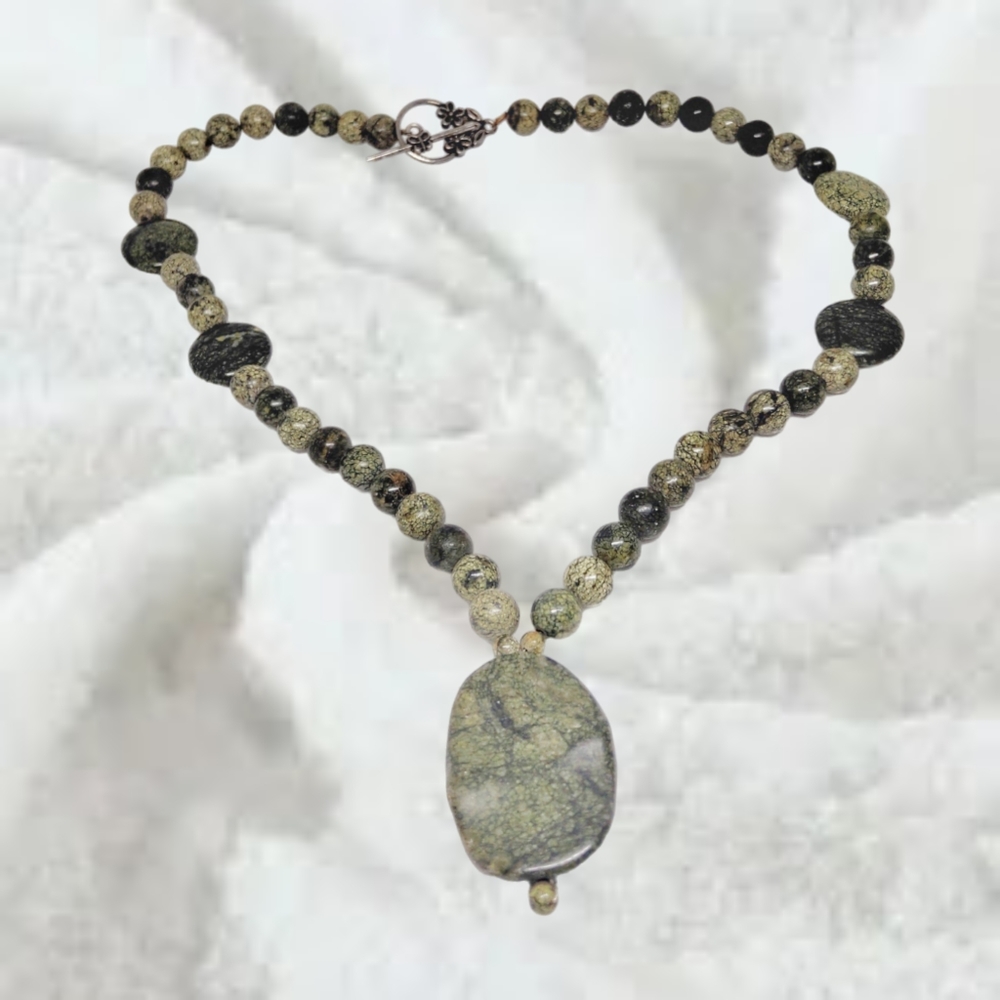 Natural Olive Green Serpentine Choker